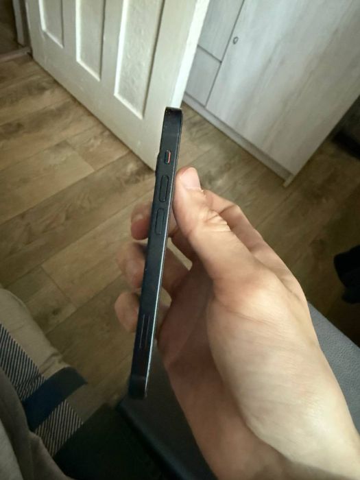 Продается телефон 13 мини