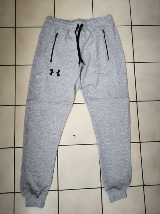 Спортно  долнище анцуг от полиамид или памук