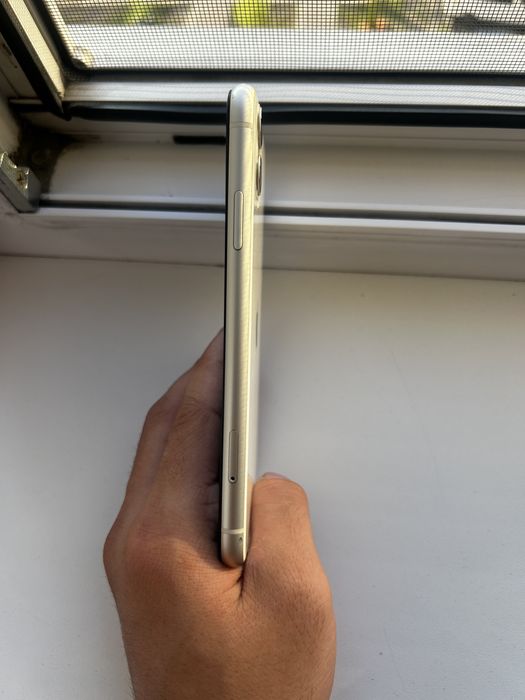 Продам IPhone 11