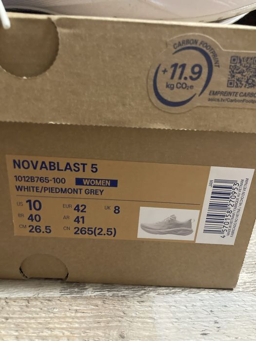 Маратонки Asics running novablast