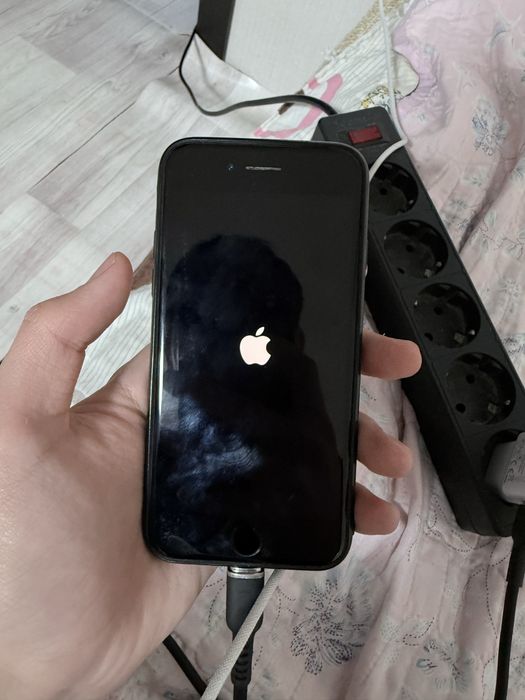 продам телефон айфон 7