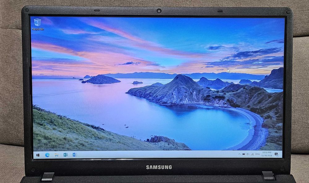 Лаптоп Samsung Series 3 Intel® Core i3