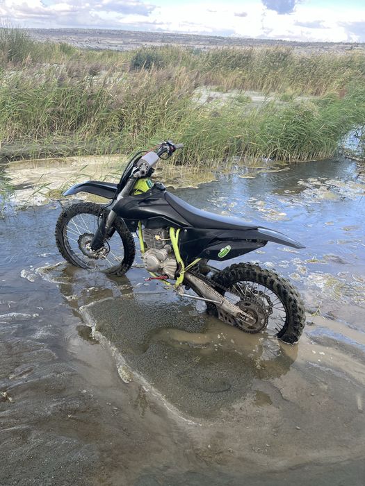 Продам эндуро 250кубов