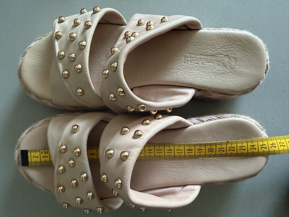 Papuci din piele 40 dar potriviti 39 (25 cm)