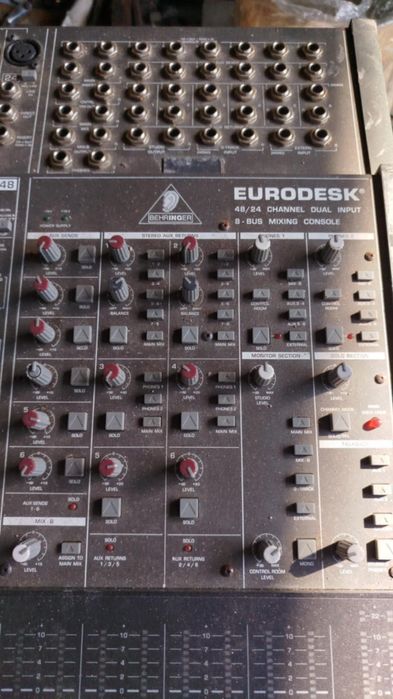 Смесител пулт за озвучаване