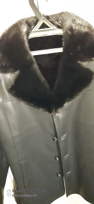 Продаётся мужская зимняя дублёнка