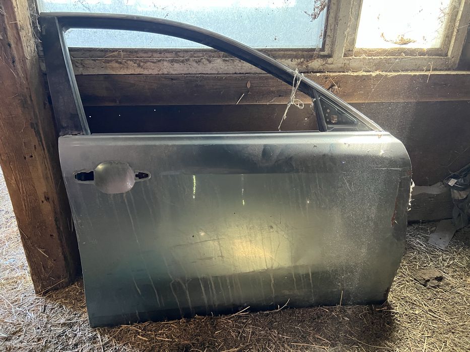 Правая передняя дверь тойота камри 40.