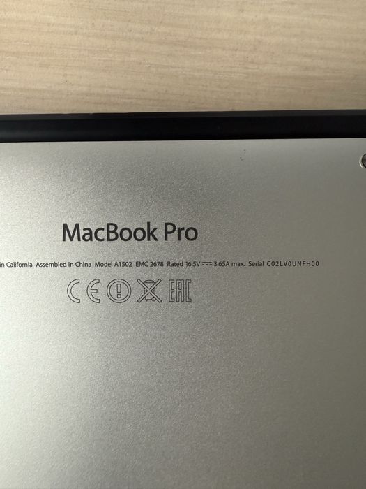 Продам macbook pro 13 2015 года