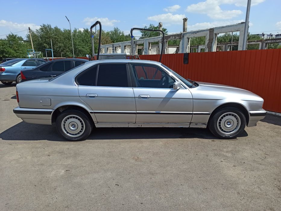 Продам БМВ 520 Е34