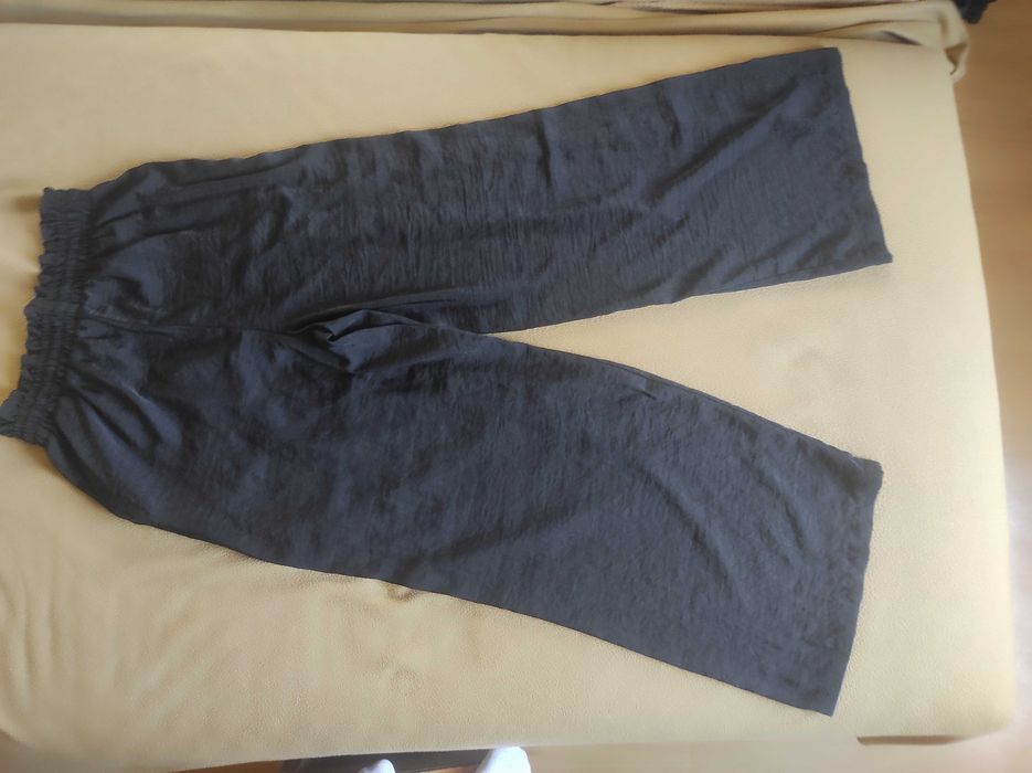 pantaloni largi de femei