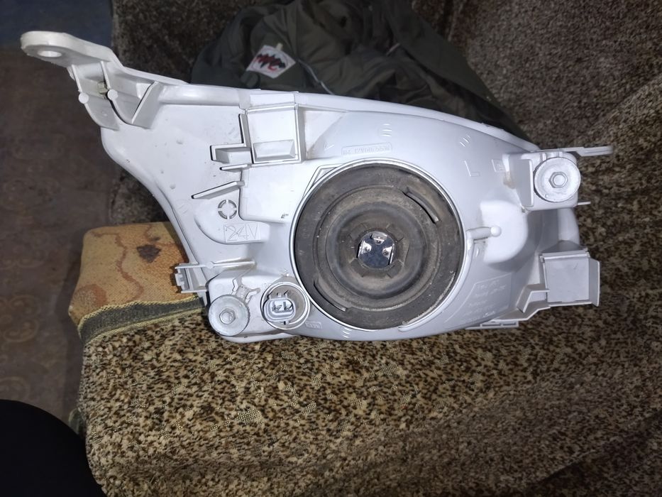 Фара передняя Тойота Спасио Spacio