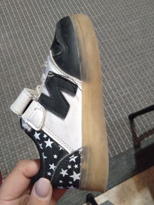 Продам кроссовки