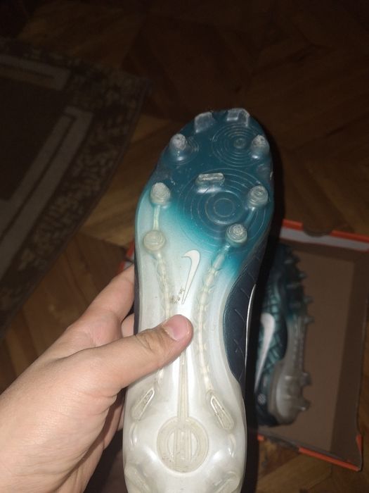 Бутсы 42 размера