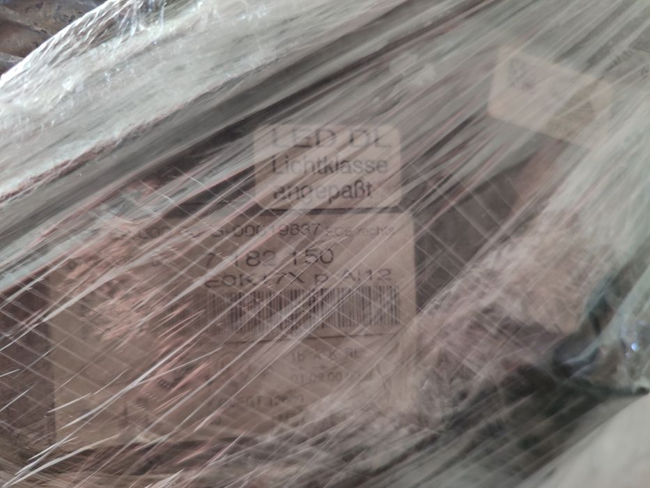 BMW 7.  Фары передние F02 Комплект 2 Фары. Родные немецкие