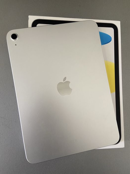 Продается iPad 11 A16 silver с гарантией