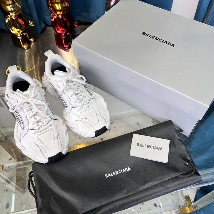 Кроссовки оптом с фабрик напрямую