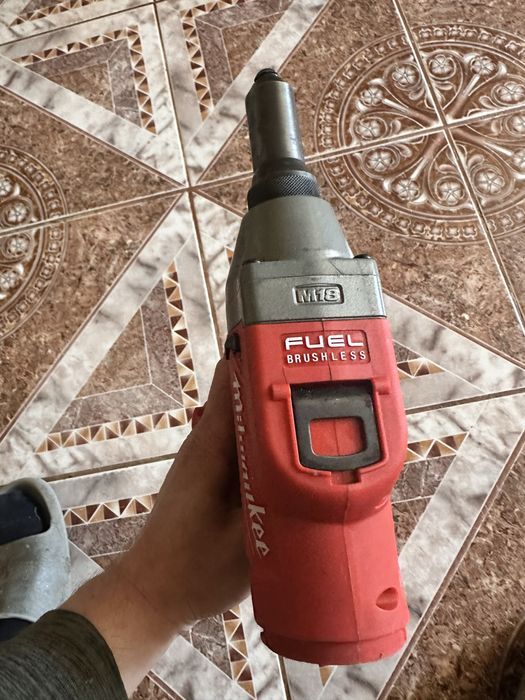 Aparat de popnituri onefprt milwaukee