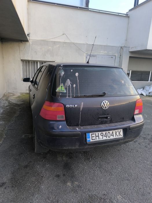 Продавам на части golf 4 всичко е налично