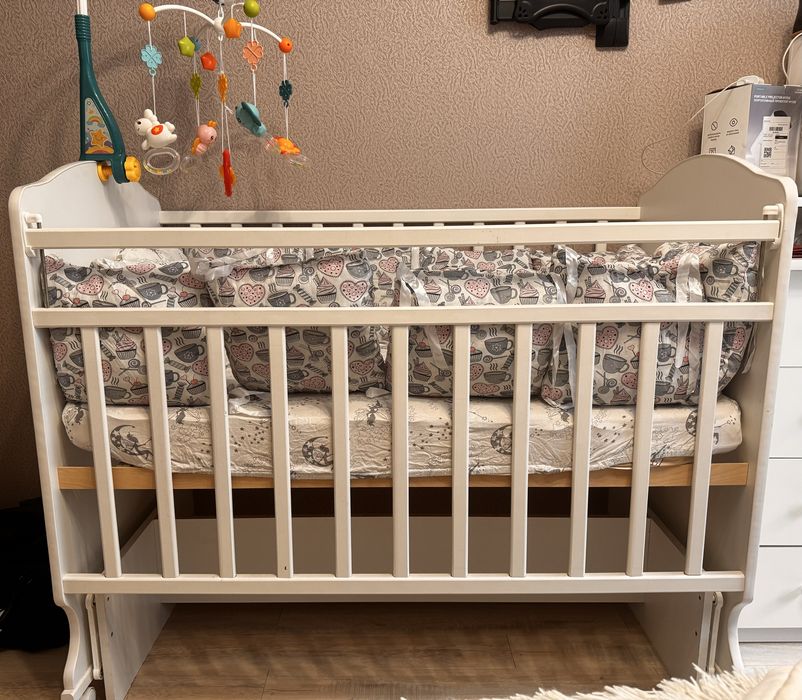 Продам детскую кроватку