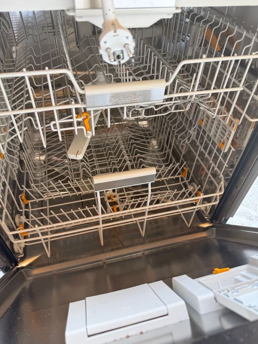 Съдомиялна MIELE за пълно вграждане