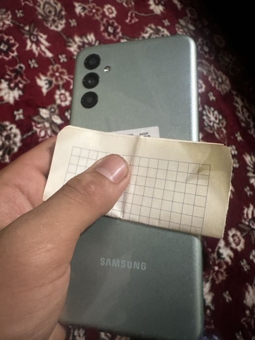 Самсунг М13 Samsung