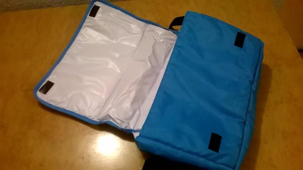 Продавам 3 броя термочанти за бебешки нужди намират се в София