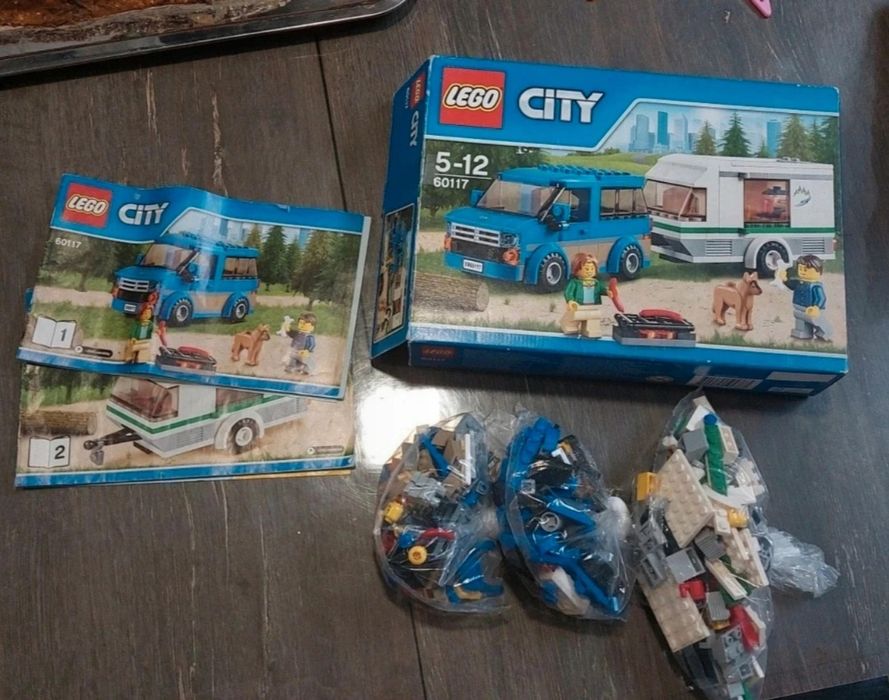 LEGO City- Furgoneta si rulota (60117)