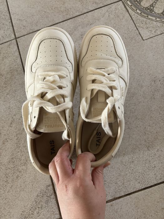 Женские белые кроссовки новые в Астане