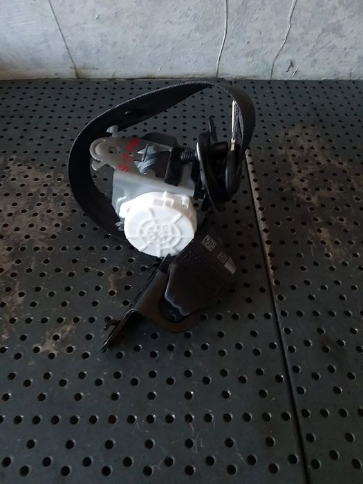 Centura siguranta stanga spate peugeot 5008 2 34198420b
