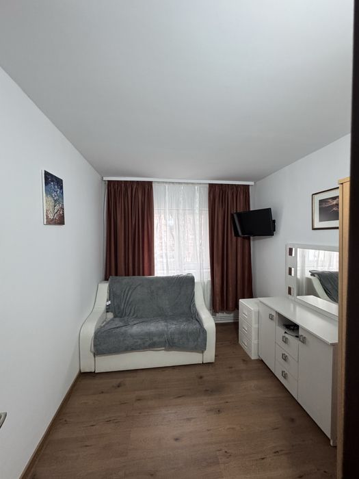 Apartament de inchiriat 3 camere/ Baza 3
