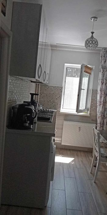 Vând apartament 2 camere Ploiești