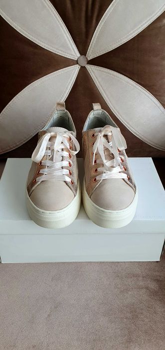 Adidas - BENVENUTI, mărimea 37