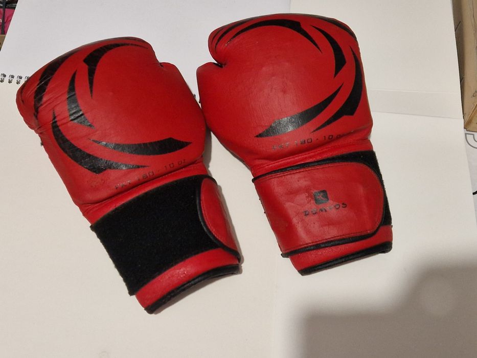 Mănuși de box folosite