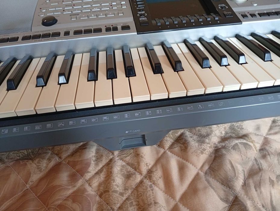 Yamaha PSR 3000 Професионална