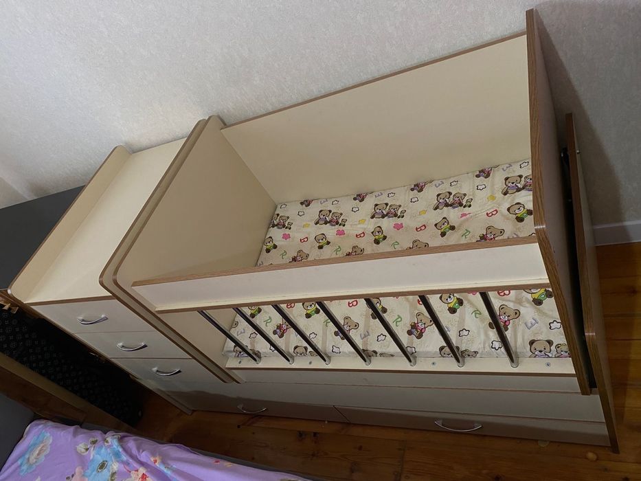 Детски Монеж кроват