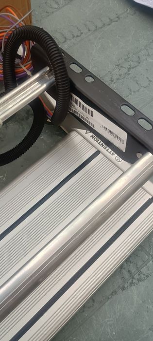 THULE Електрическо стъпало за кемпер/каравана