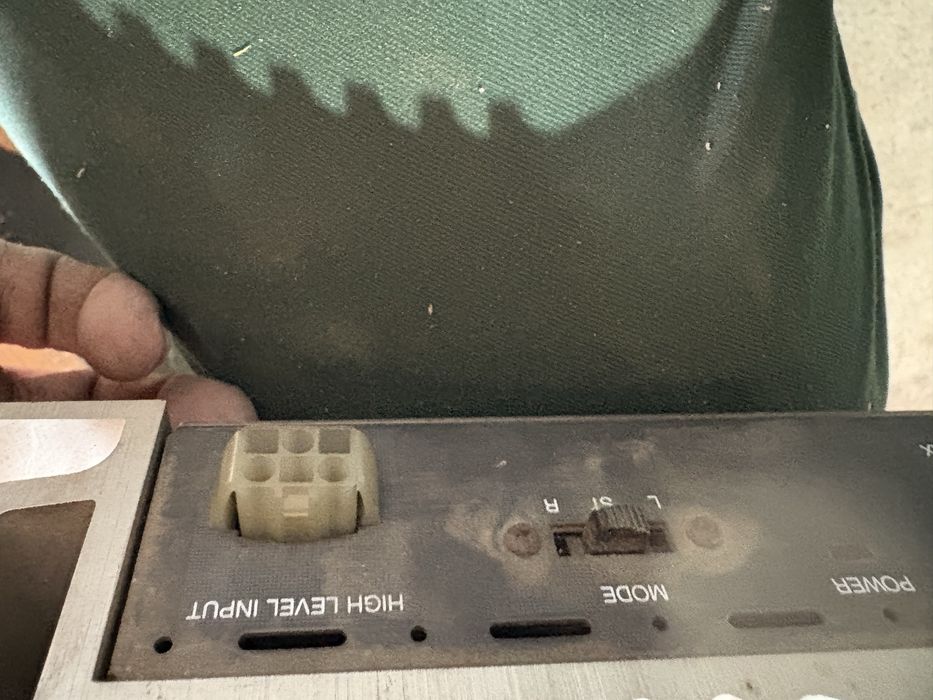 Vand subwoofer si statie