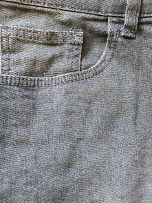 Джинсы б/у в отличном состоянии