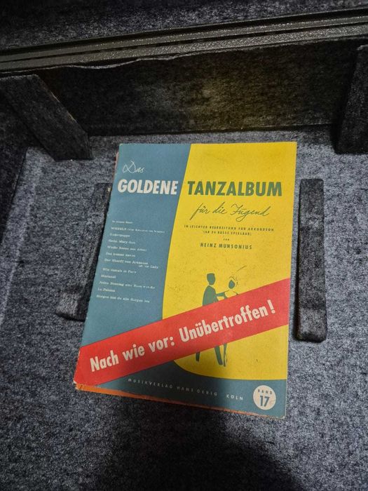 Vând acordeon în stare f.bună