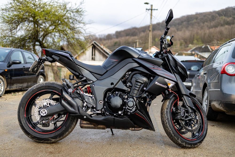 Vând kawasaki z 1000 2012