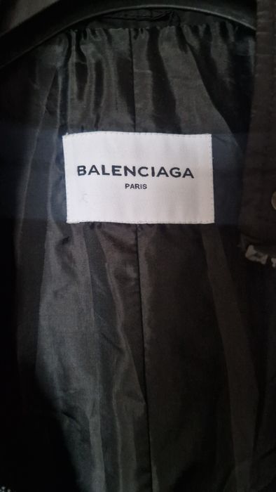 Яке BALENCIAGA.  L  размер