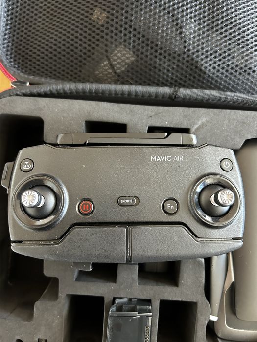 Продам дрон dji mavic air