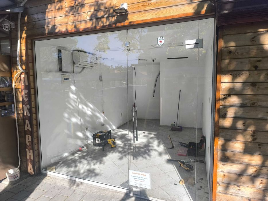 Стъклено плъзгане и офис прегради