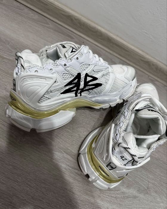 Balenciaga Runner