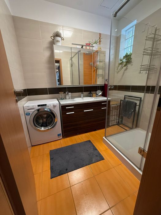 Apartament 3 camere, 80 mp, parcare proprie, Strada Colinelor