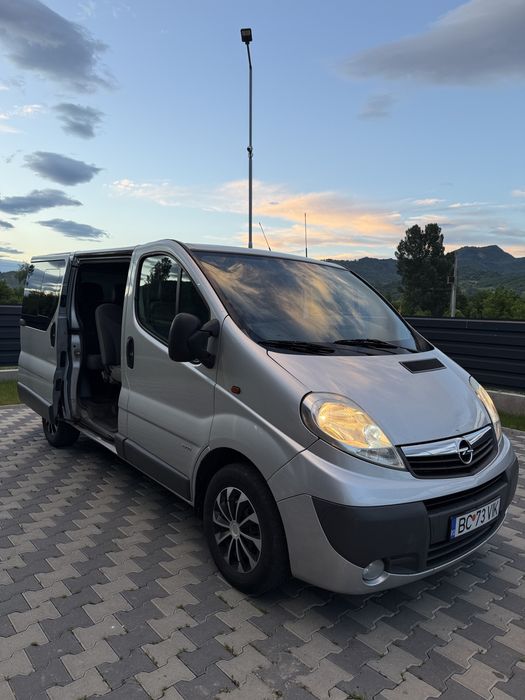 Opel Vivaro 8+1  |  2.0 CDTI