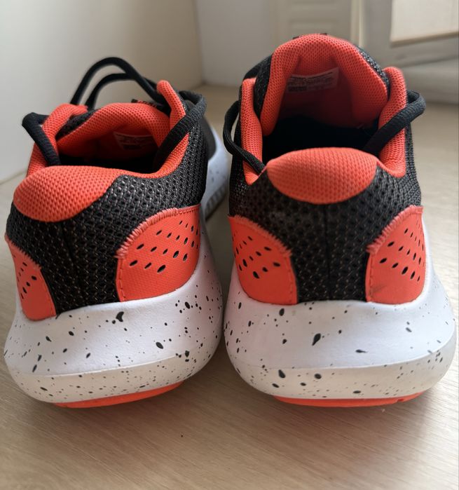 Adidasi Under Armour