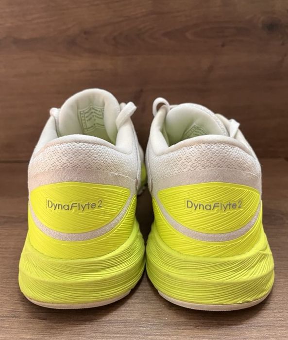 Много запазени!Дамски маратонки Asics DynaFlyte 2-38номер