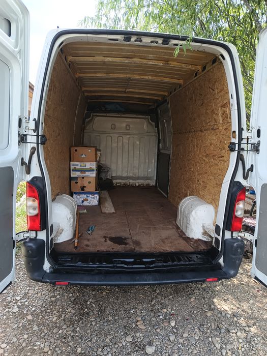 Vând Renault Master