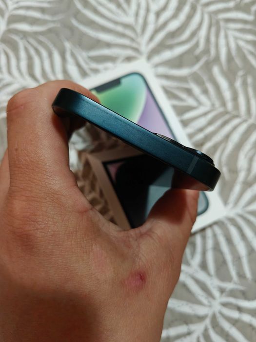 iPhone 14 128GB in cutie stare excelentă